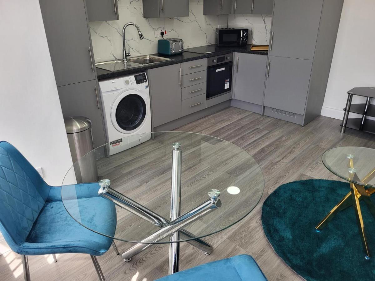 1 Bed Flat, Airport Pick, Drop Available Fibre Broadband, New, Washer Dryer, 10 Mins From City Centre Dartford Exteriér fotografie