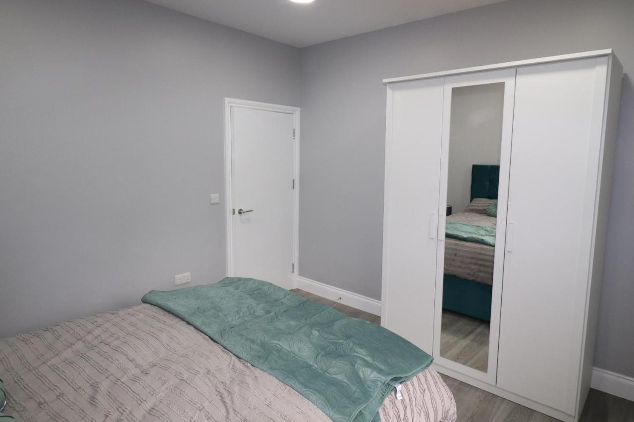 1 Bed Flat, Airport Pick, Drop Available Fibre Broadband, New, Washer Dryer, 10 Mins From City Centre Dartford Exteriér fotografie